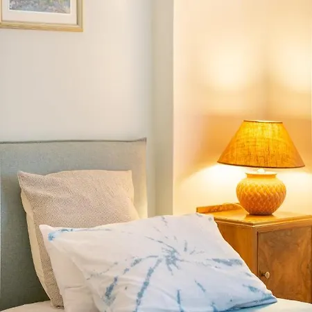 Apartment A Short Walk To Syntagma And Plaka By Athenian Homes *